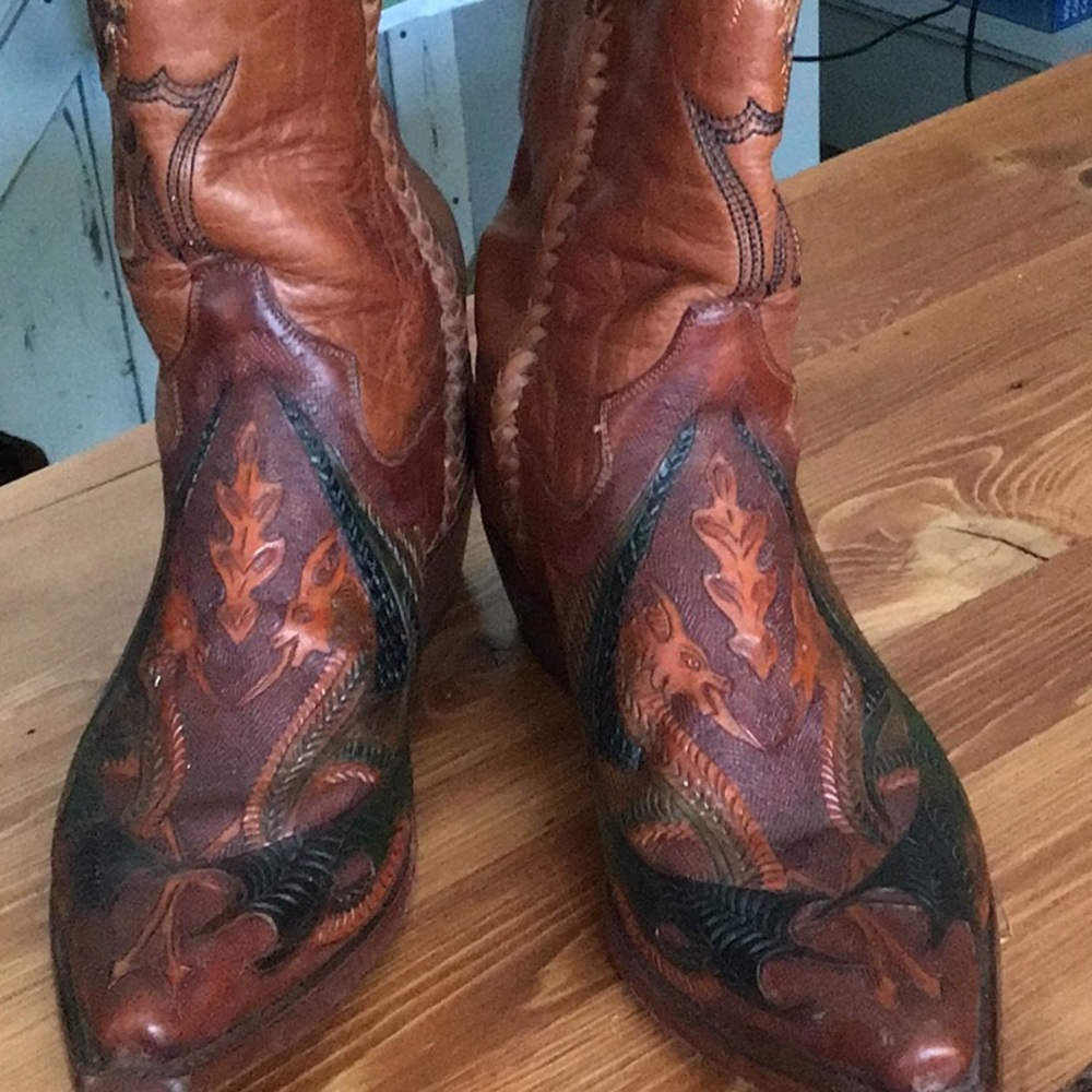 Corral hand tooled snipped toe boots